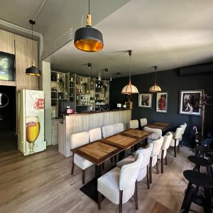 Restaurant tip BISTRO - zona Aviației 