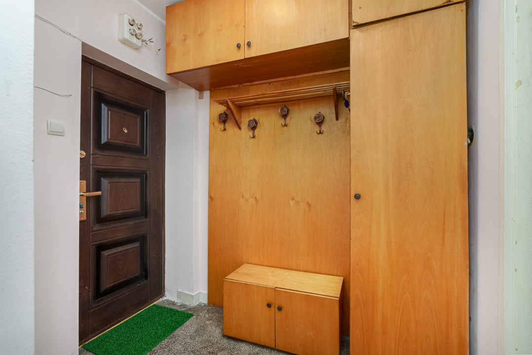 ION MIHALACHE - 1 MAI, APARTAMENT 3 CAMERE, VEDERE MIXTA!