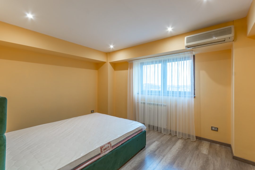 Apartament cu trei camere de inchiriat in piata Alba Iulia, comision 0