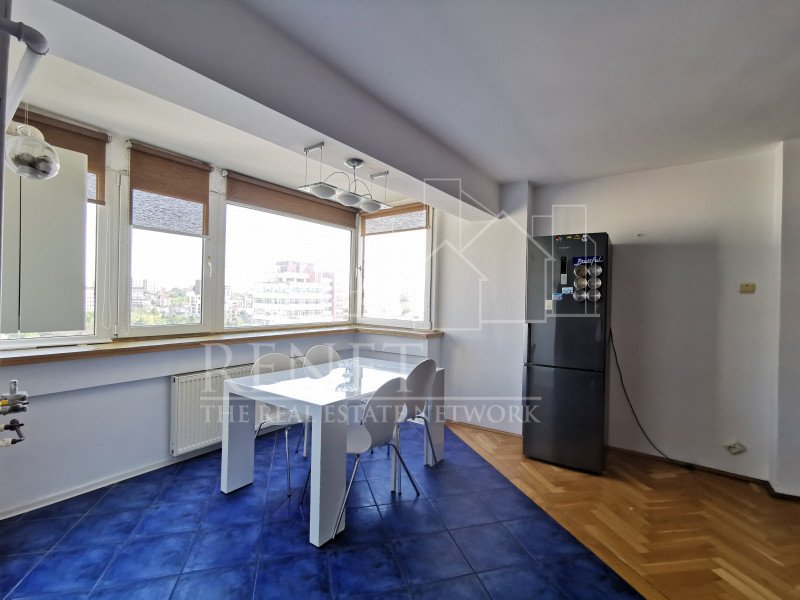 Apartament Central, bloc Casa Cartii