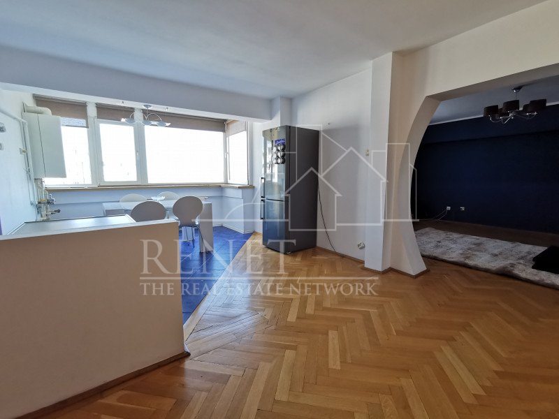 Apartament Central, bloc Casa Cartii