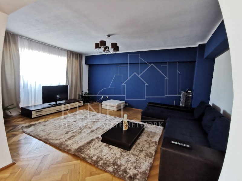 Apartament Central, bloc Casa Cartii