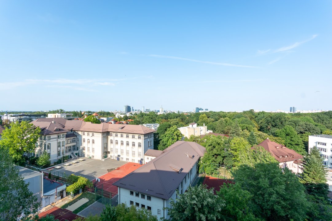 Piata Victoriei, Parc Kiseleff, trei camere, prima inchiriere