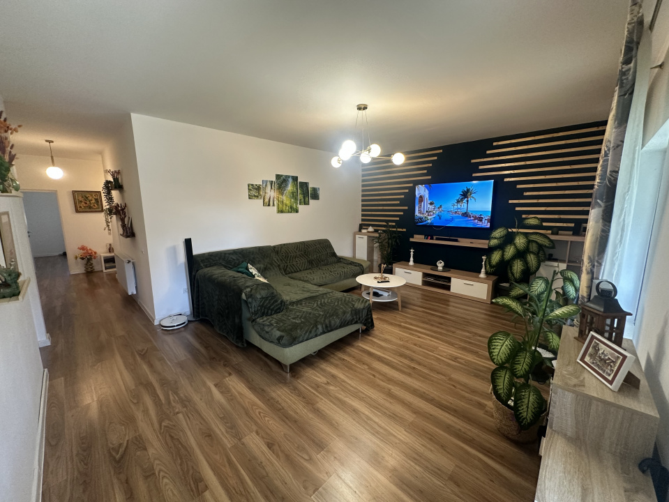 POSTA CASA 124 MP, TEREN 406 MP  