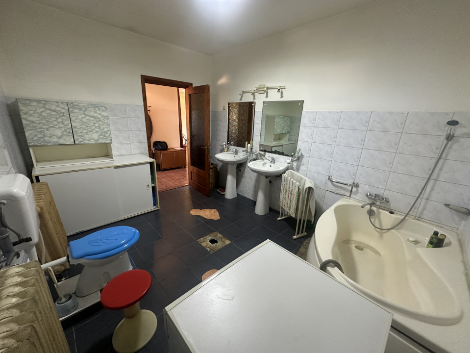 PANTELIMON APARTAMENT IN VILA 1E+M 230 MP TOTAL, CURTE 516 MP!