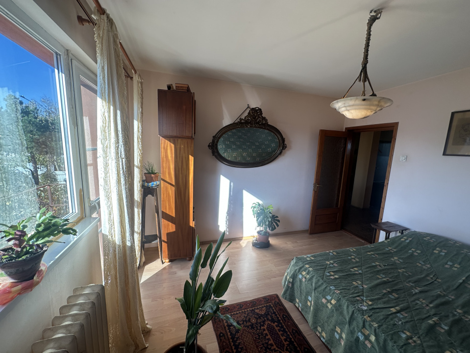 PANTELIMON APARTAMENT IN VILA 1E+M 230 MP TOTAL, CURTE 516 MP!