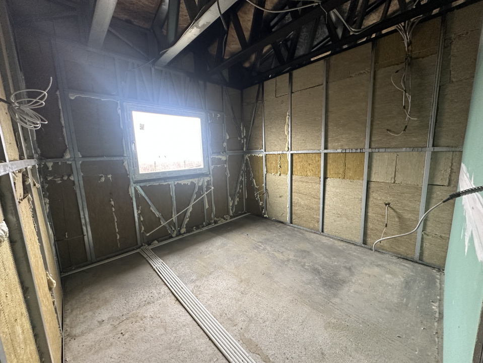 CLINCENI-ORDOREANU, CASA 126 MP, TEREN 443 MP!