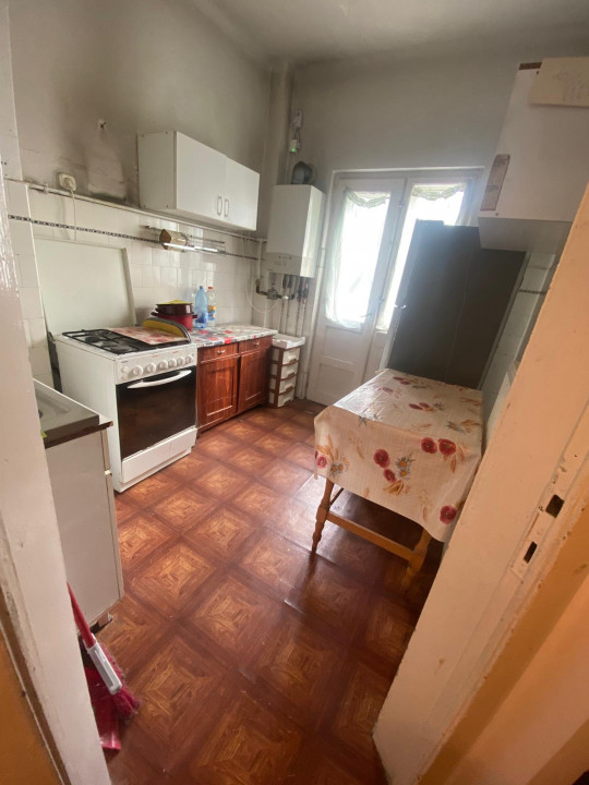 SE VINDE APARTAMENT SPATIOS 4 CAMERE 100MP IN ZONA PACHE PROTOPOPESCU-TRAIAN