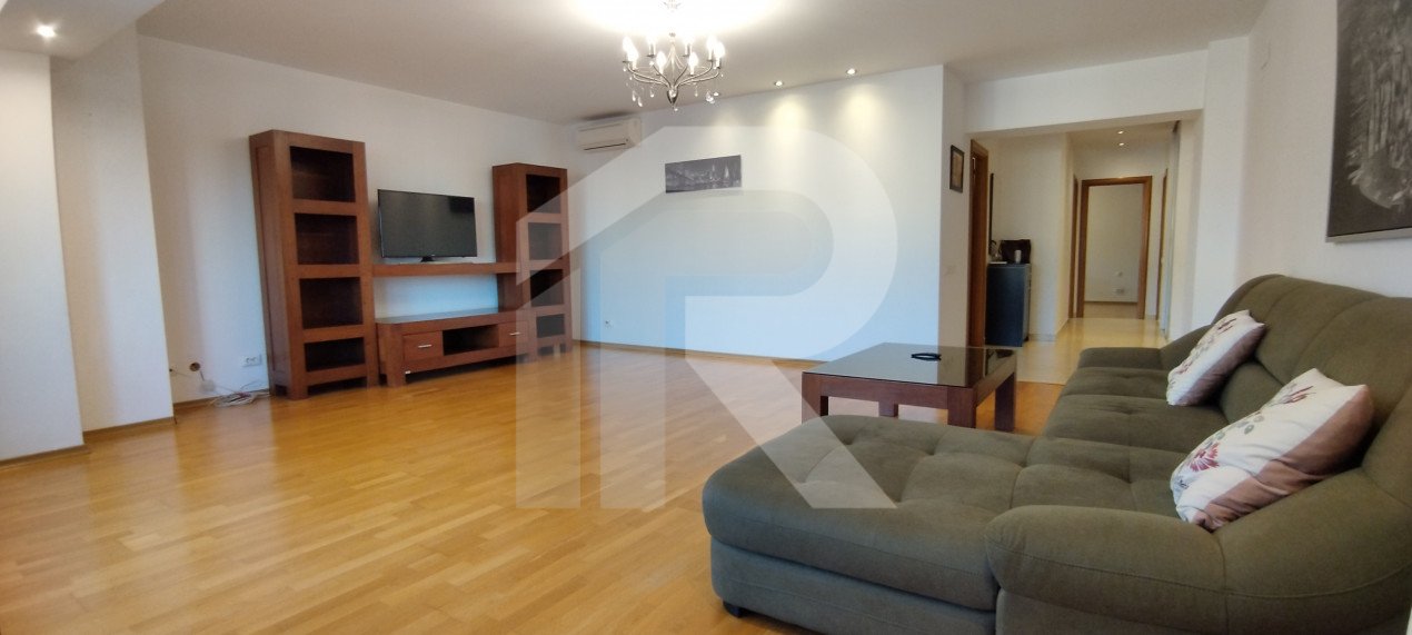 Apartament lux 3 camere+parcare Unirii-Alba Iulia