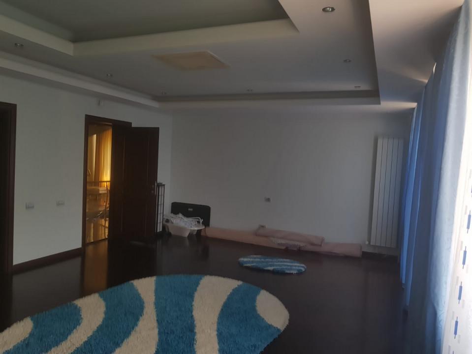 VAND VILA DUPLEX DE LUX 800 MP UTILI SI 1130 MP TEREN LANGA LACUL CERNICA 