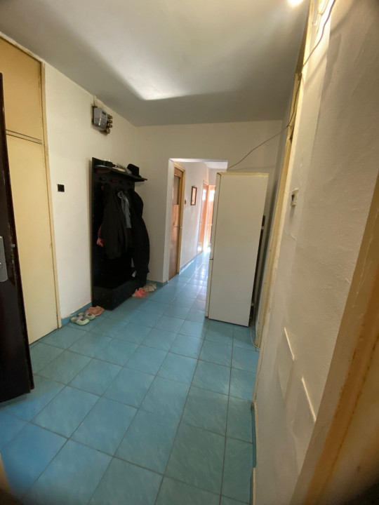 VAND APARTAMENT 3 CAMERE DECOMANDAT 70mp IN ZONA RAHOVA-MARGEANULUI 