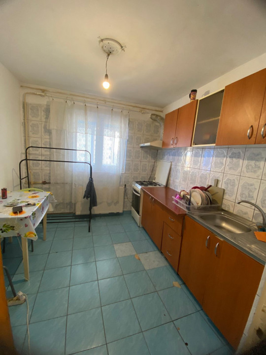 VAND APARTAMENT 3 CAMERE DECOMANDAT 70mp IN ZONA RAHOVA-MARGEANULUI 