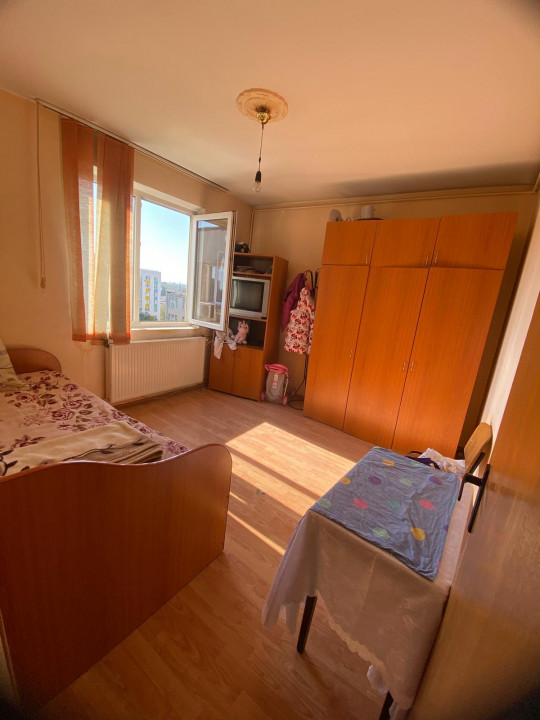 VAND APARTAMENT 3 CAMERE DECOMANDAT 70mp IN ZONA RAHOVA-MARGEANULUI 