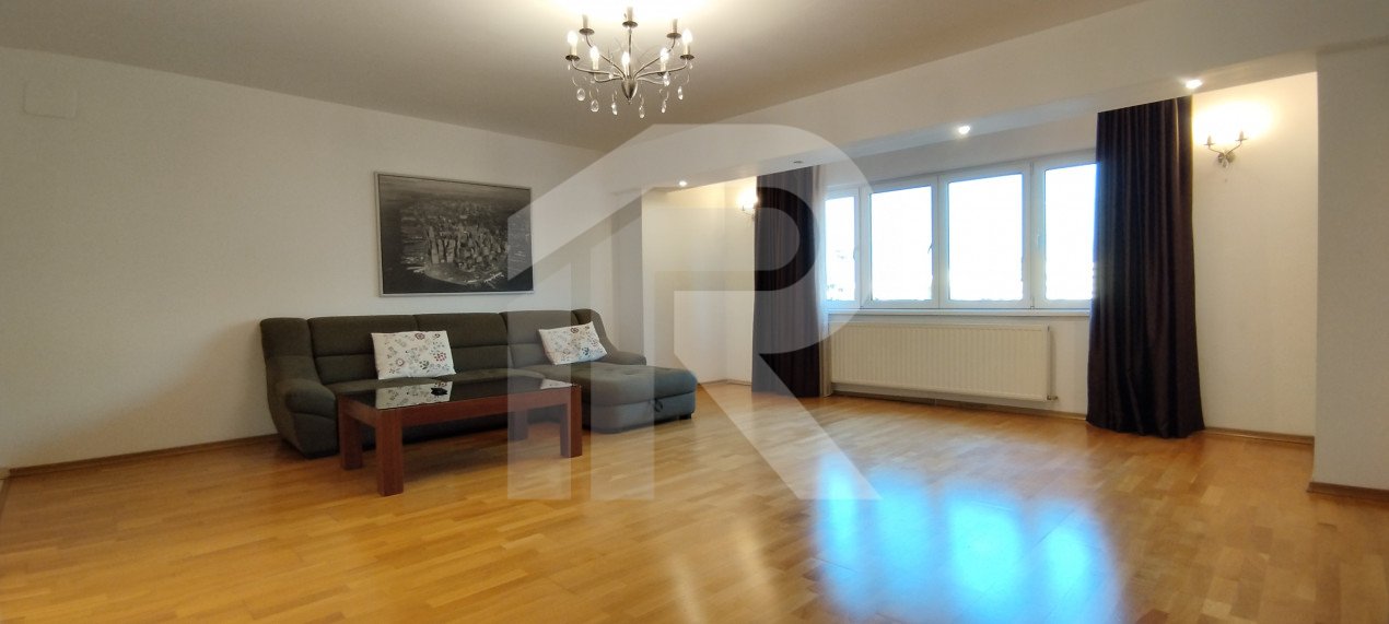 Apartament 3 camere 99mp+Parcare bd.Unirii-Piata Alba Iulia