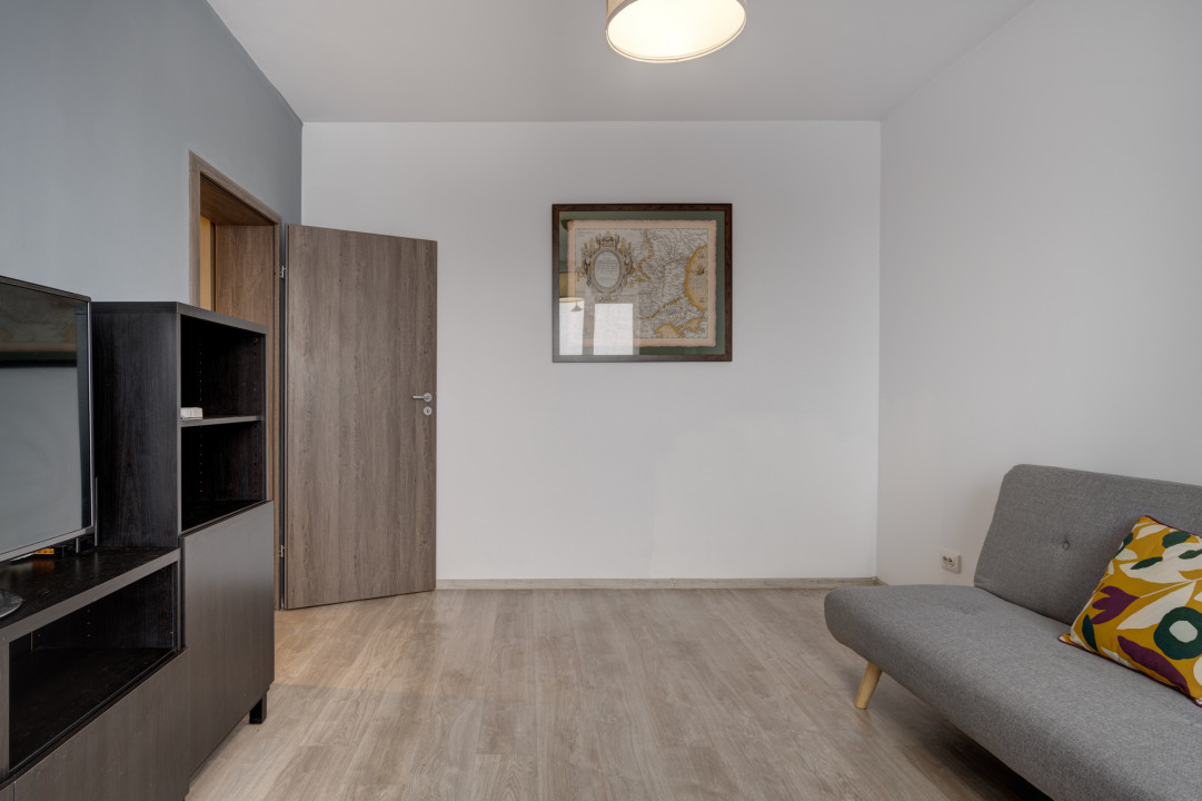 Apartament complet mobilat si utilat - decomandat - loc de parcare suprateran 