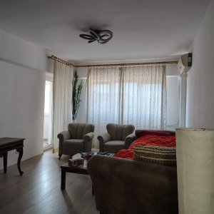 Mosilor 4 camere centrala proprie, decomandat