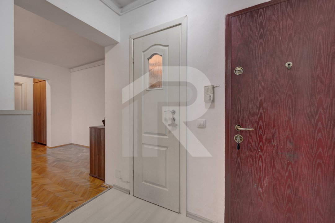 Apartament Titan, Liviu Rebreanu, Restaurant Alba