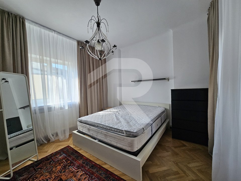 Apartament cochet cu 3 camere, la prima inchiriere , zona ultracentrala !