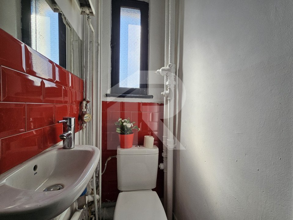 Apartament cochet cu 3 camere, la prima inchiriere , zona ultracentrala !