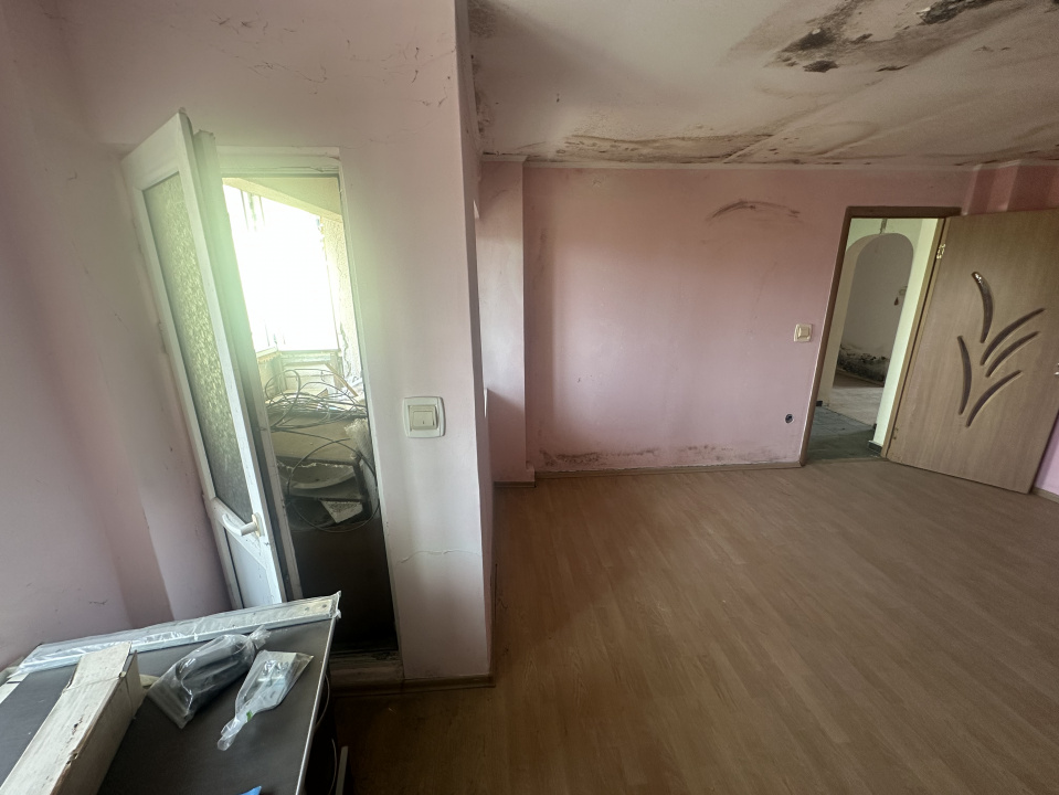 1 DECEMBRIE, 4 CAMERE 98 MP, LOT 22 MP PARCARE!