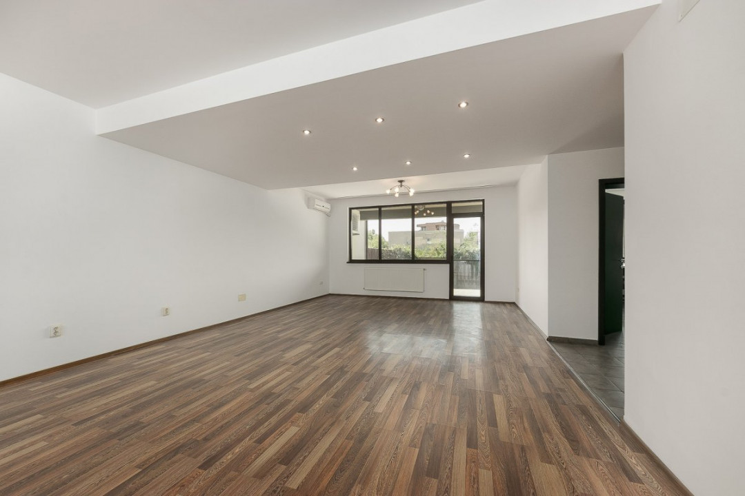 Vilă spațioasă și elegantă în Pipera – zona Porsche / Hotel Alexander