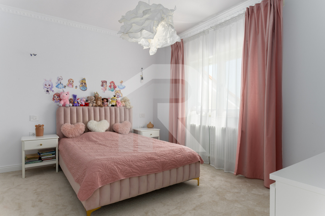 Vilă elegantă cu piscină și ieșire la Lac – Căciulați, Balotești