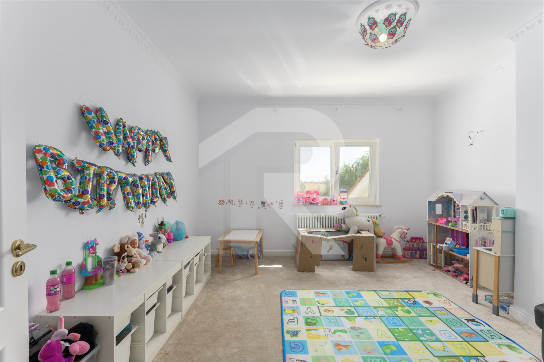 Vilă elegantă cu piscină și ieșire la Lac – Căciulați, Balotești