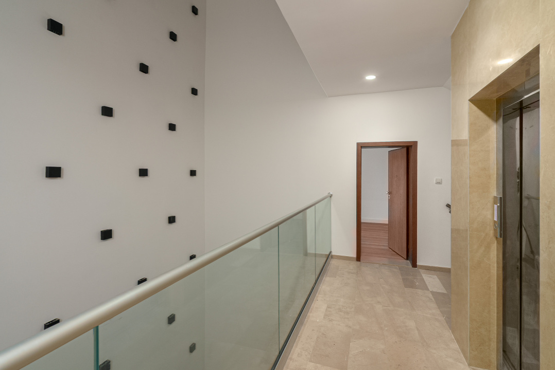  Șoseaua Nordului:  Herastrau  apartament 3600 euro + tva cu parcare subterană 