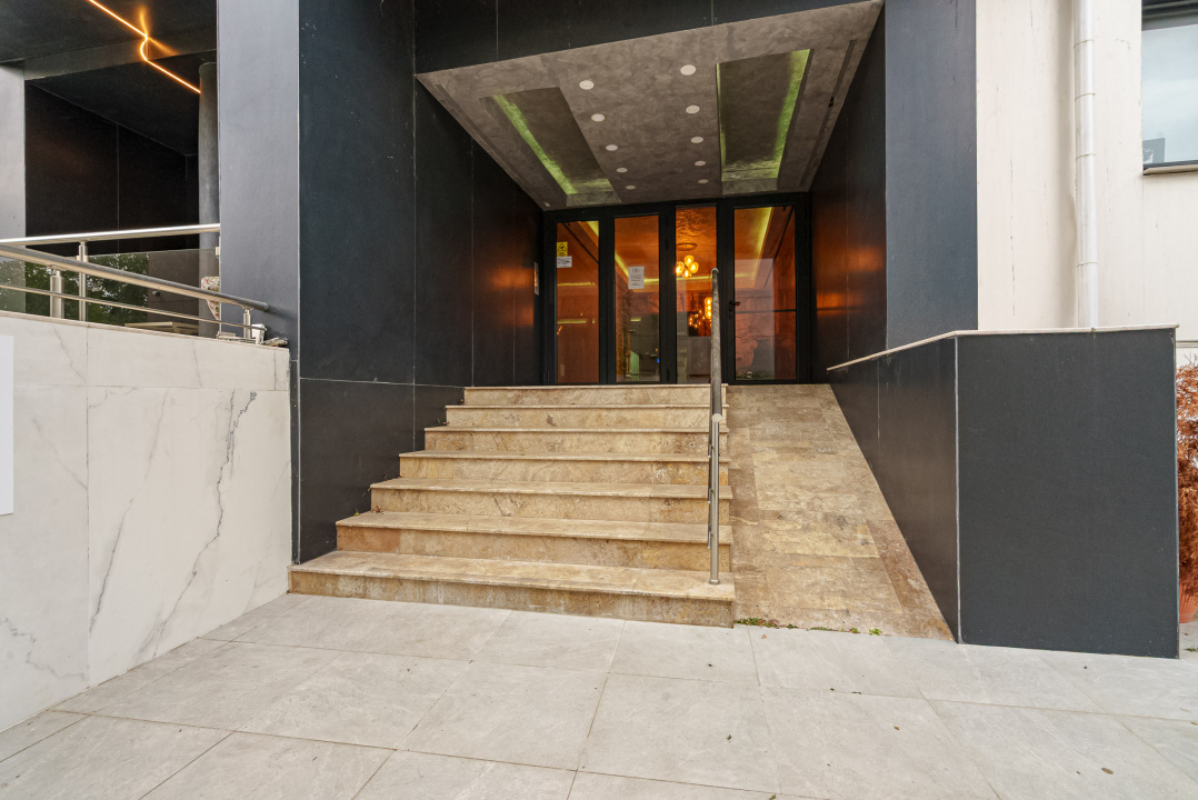  Șoseaua Nordului:  Herastrau  apartament 3600 euro + tva cu parcare subterană 