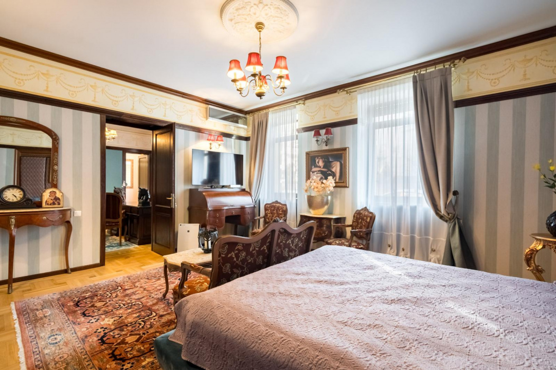 ARMENEASCA APARTAMENT 6 CAMERE 190 MP!