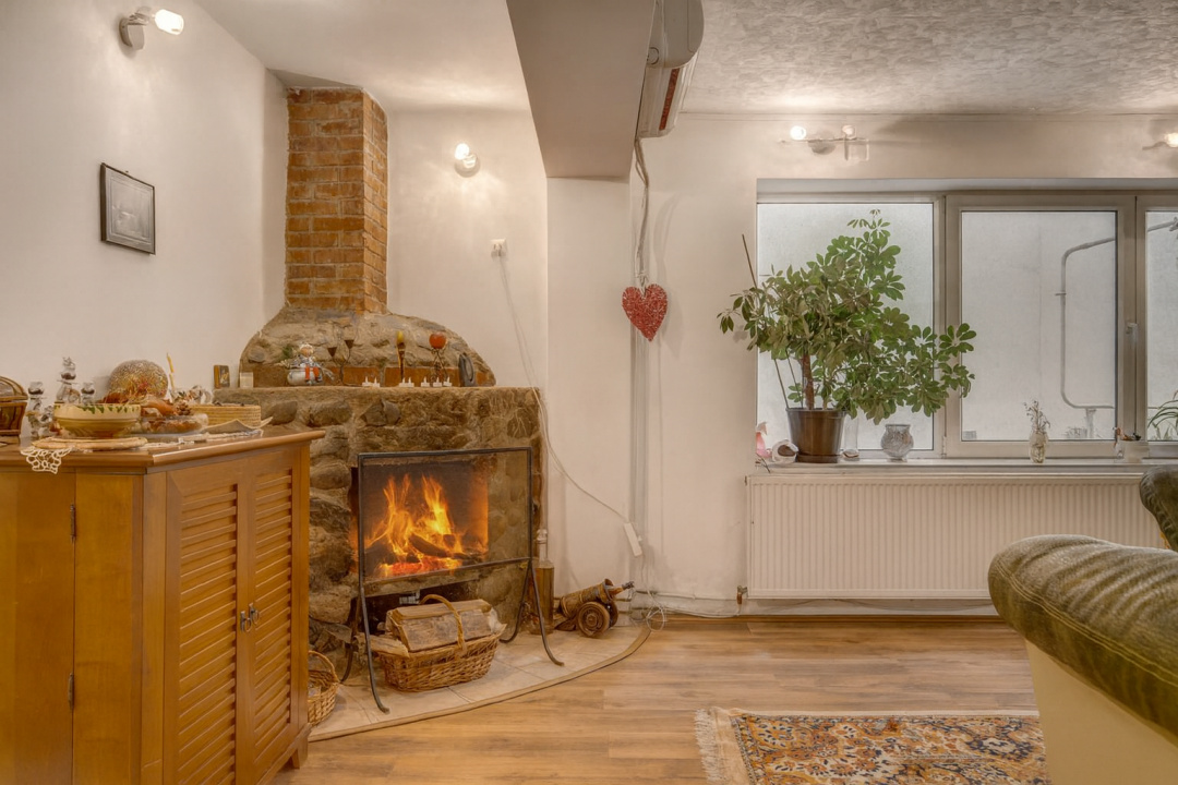 VIILOR - ECHINOCTIULUI, CASA 211 MP UTILI, LOT 460 MP!