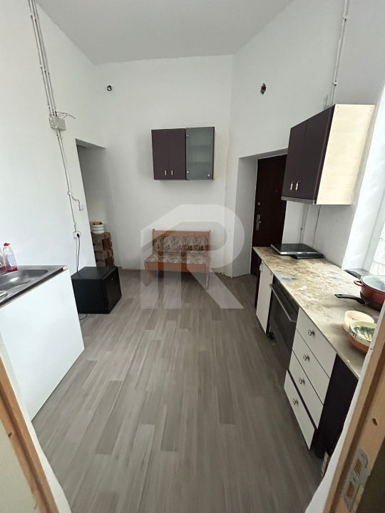 Apartament in vilă 3 camere, curte 40mp - Nerva Traian
