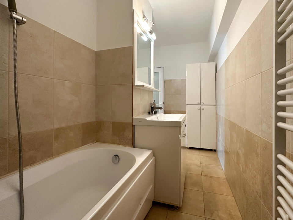 3 camere | Centrala proprie | 2 Bai | Unirii - Casa Poporului