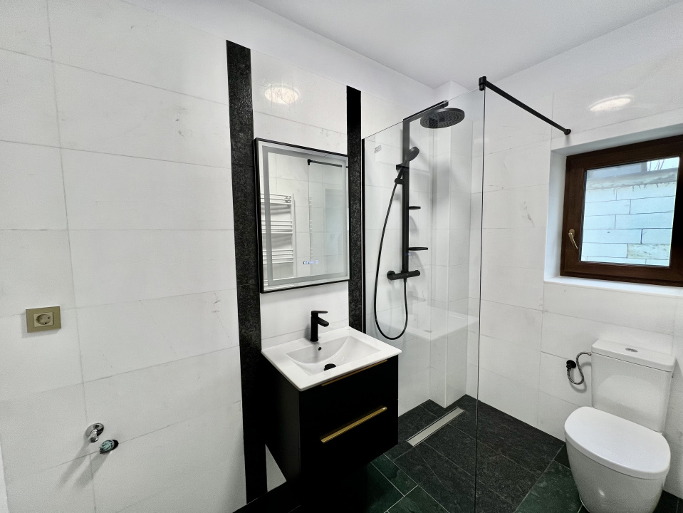 Vilă cu Arhitectură Moderna - Vedere la Lac