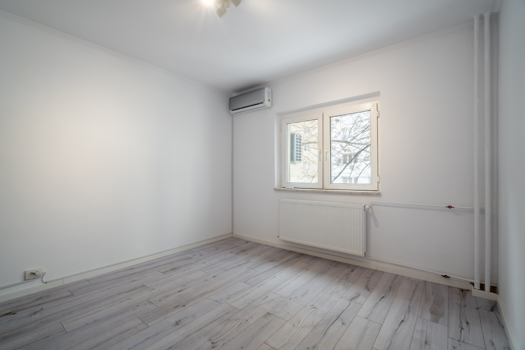 Apartament 3 camere, Nerva Traian, plan secund