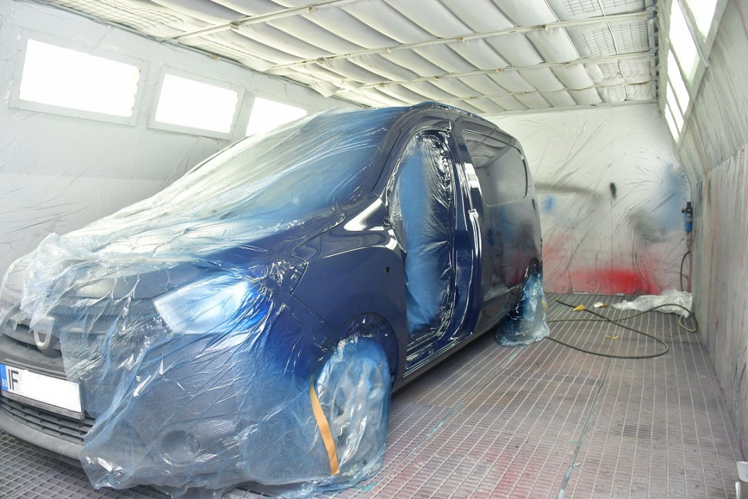 Inchiriez Service Auto Echipat complet pt Mecanica si Tinichigerie Vopsitorie