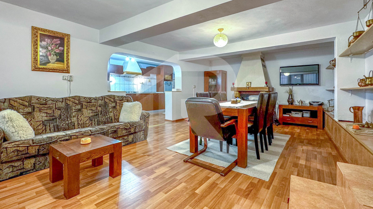 Casa | 356 mpc | Lot 1422 mp | Atelier de creatie | Locuinta/sediu | Baicoi