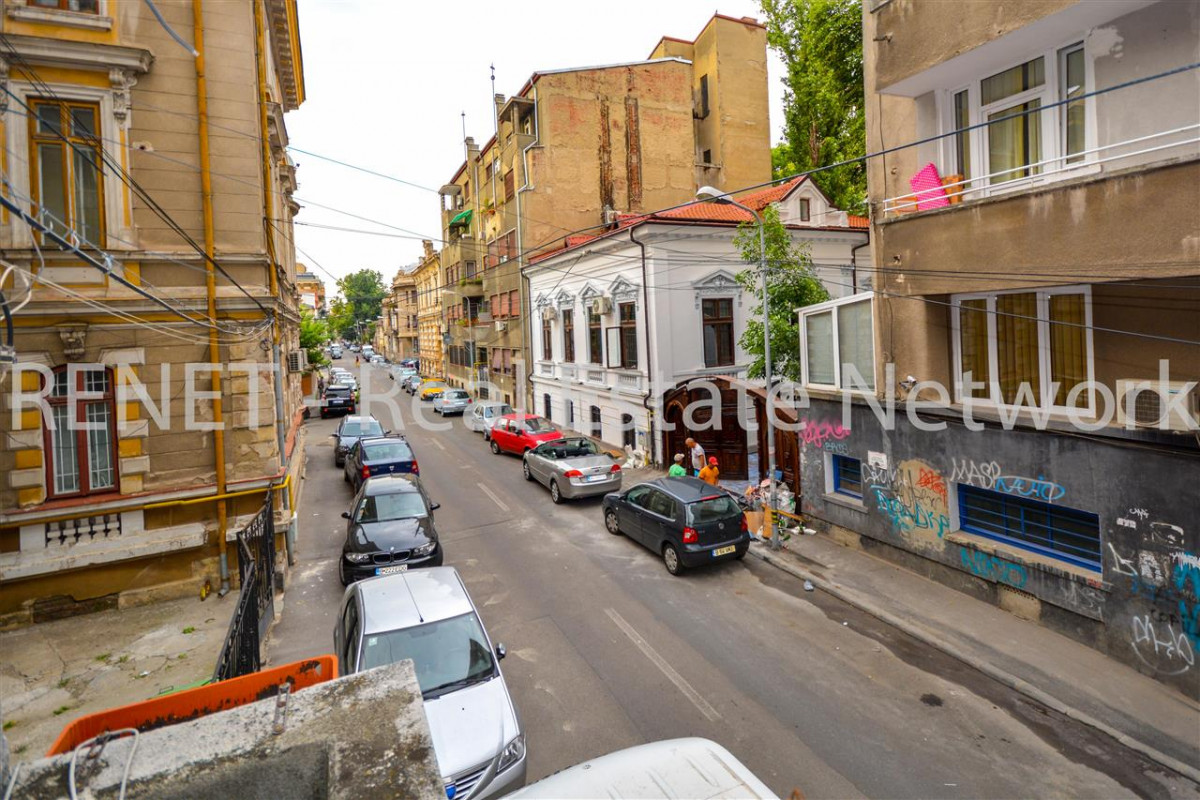 Universitate - Armeneasca 10 minute metrou pozitie ultracentrala