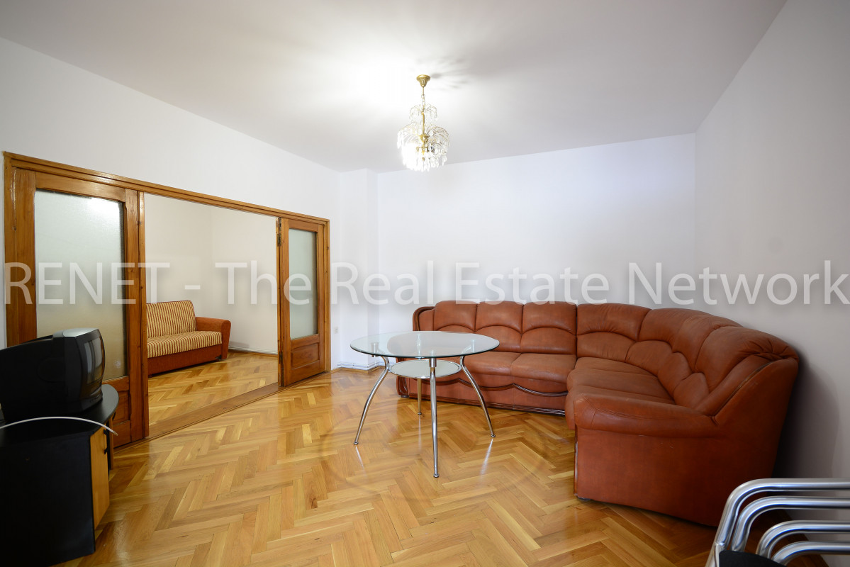 Bucurestii Noi, Chitila, Apartament 3  cam la curte, + terasa 60mp