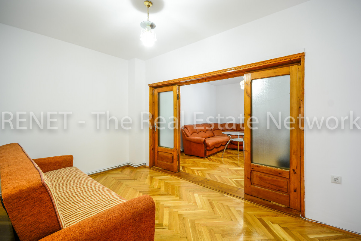 Bucurestii Noi, Chitila, Apartament 3  cam la curte, + terasa 60mp