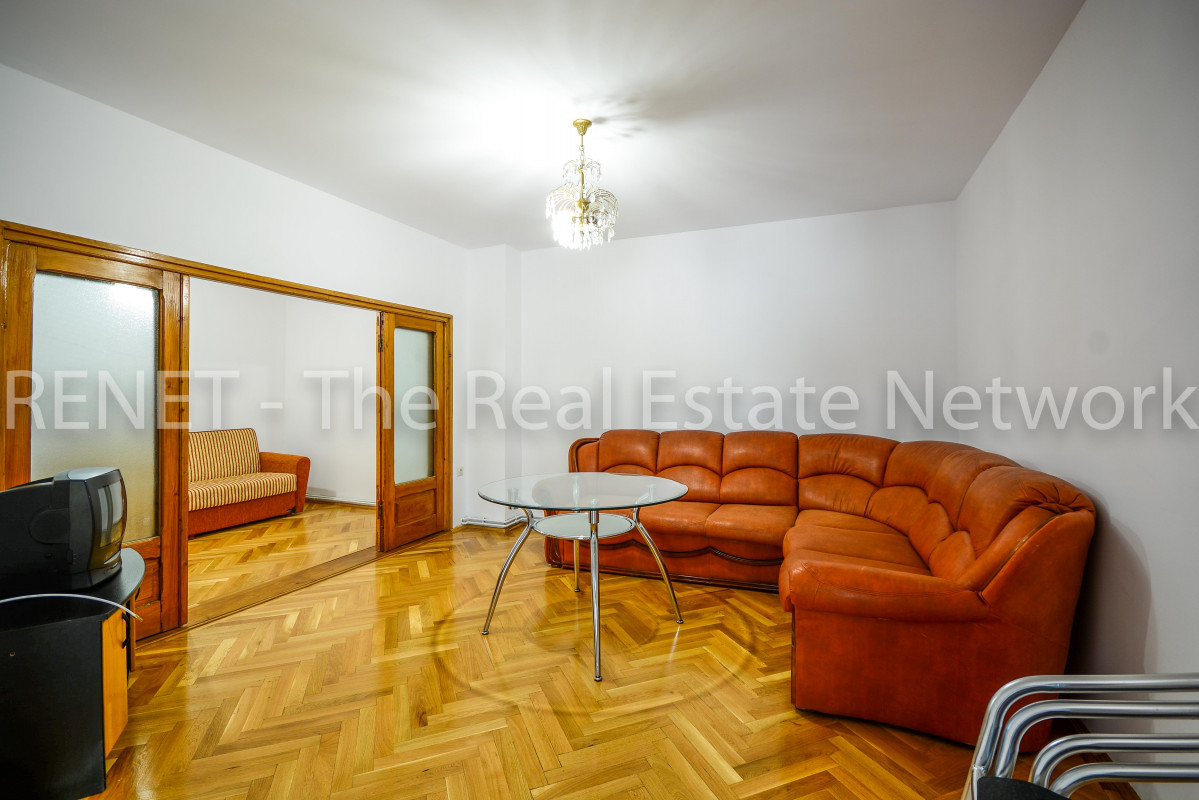 Bucurestii Noi, Chitila, Apartament 3  cam la curte, + terasa 60mp