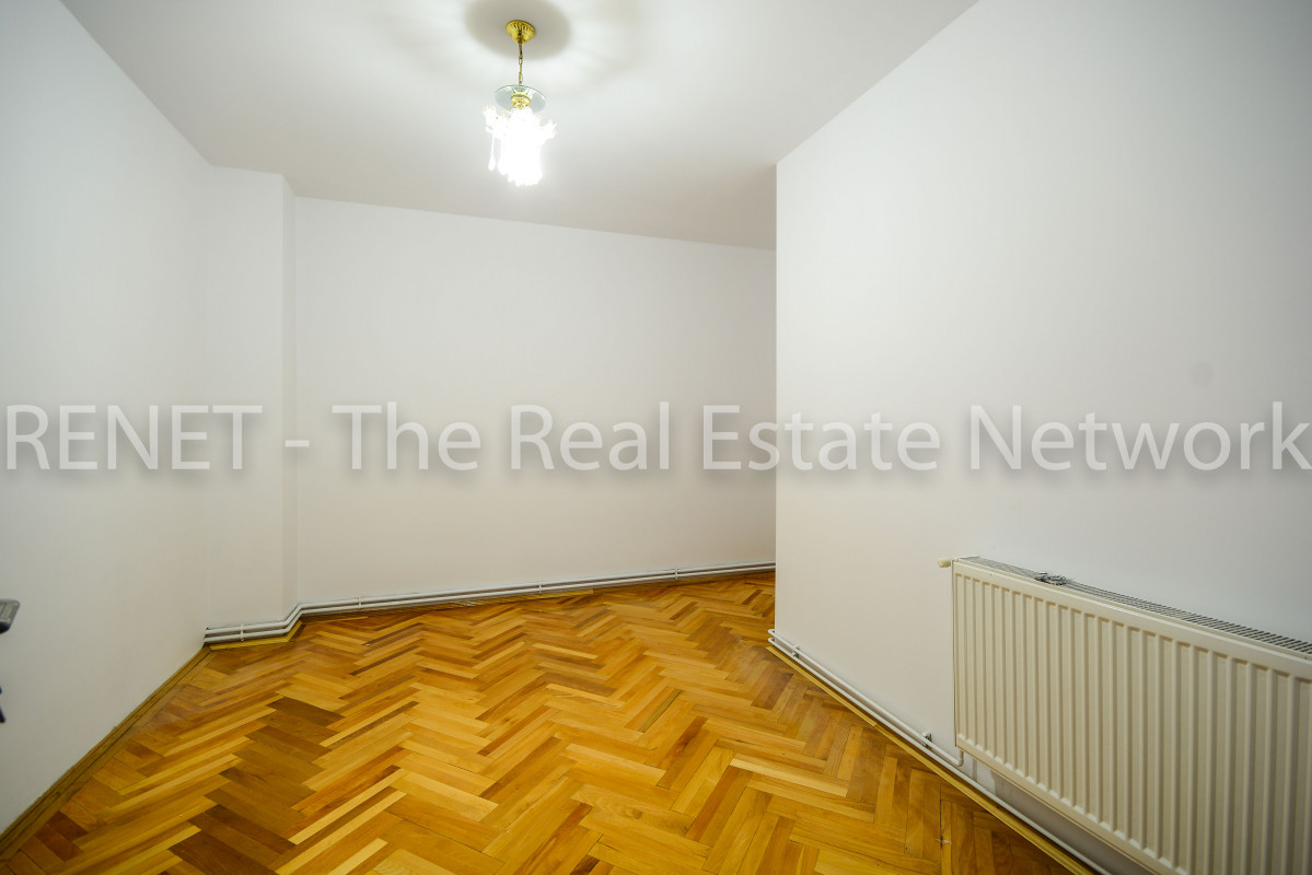 Bucurestii Noi, Chitila, Apartament 3  cam la curte, + terasa 60mp