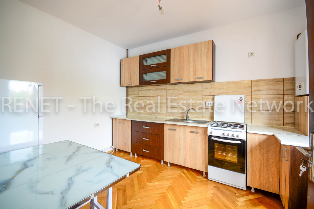 Bucurestii Noi, Chitila, Apartament 3  cam la curte, + terasa 60mp