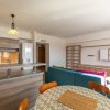 Vitan - Rin Grand Hotel, Viata ca la hotel! 