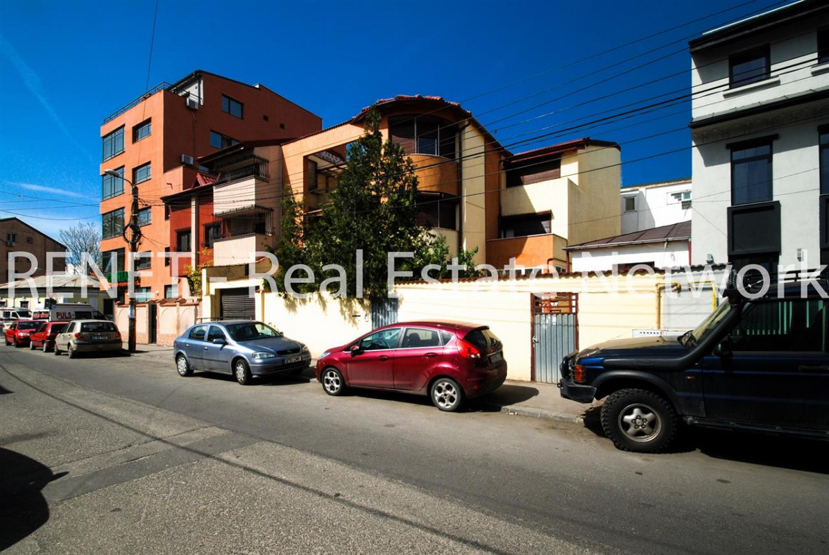Casa 2 camere STEFAN CEL MARE - TUNARI singur curte OCAZIE!