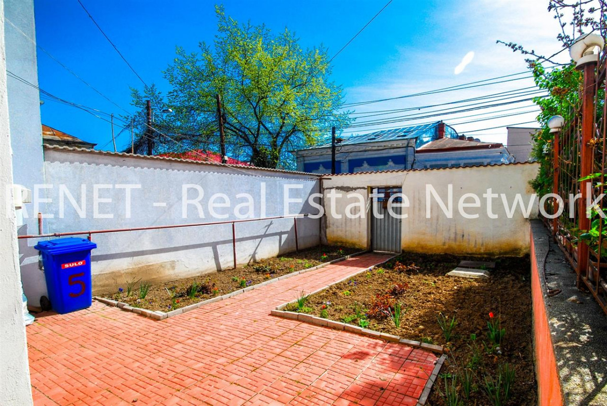 Casa 2 camere STEFAN CEL MARE - TUNARI singur curte OCAZIE!