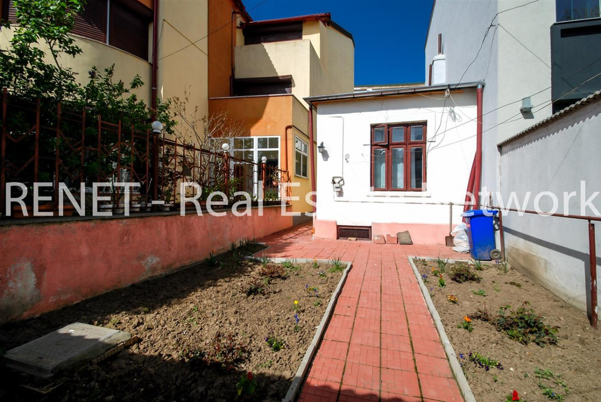Casa 2 camere STEFAN CEL MARE - TUNARI singur curte OCAZIE!