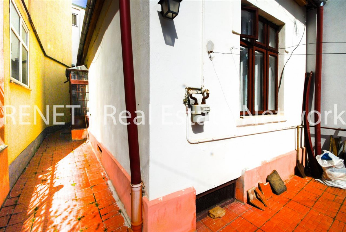 Casa 2 camere STEFAN CEL MARE - TUNARI singur curte OCAZIE!