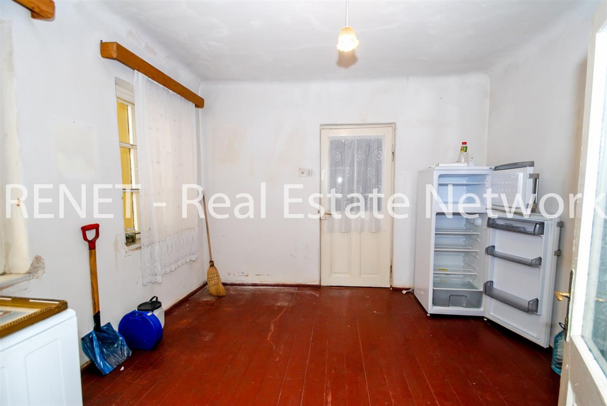 Casa 2 camere STEFAN CEL MARE - TUNARI singur curte OCAZIE!