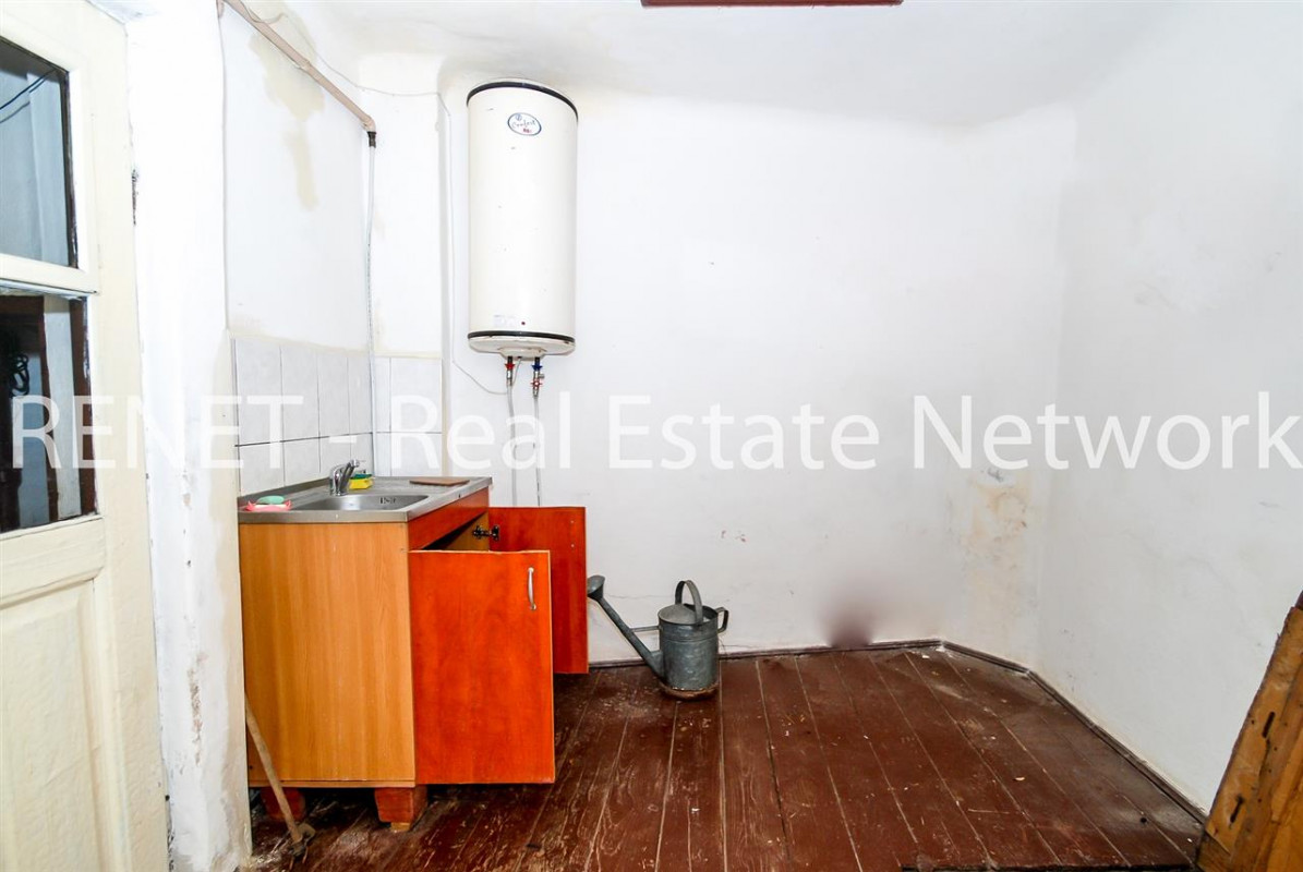 Casa 2 camere STEFAN CEL MARE - TUNARI singur curte OCAZIE!